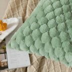 Lot de 2 housses de coussin en fausse fourrure vert sauge 40 x 40 cm